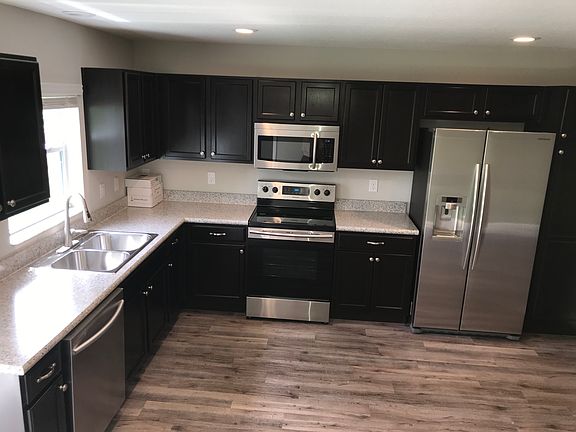 3rd image of 3127 24th St W