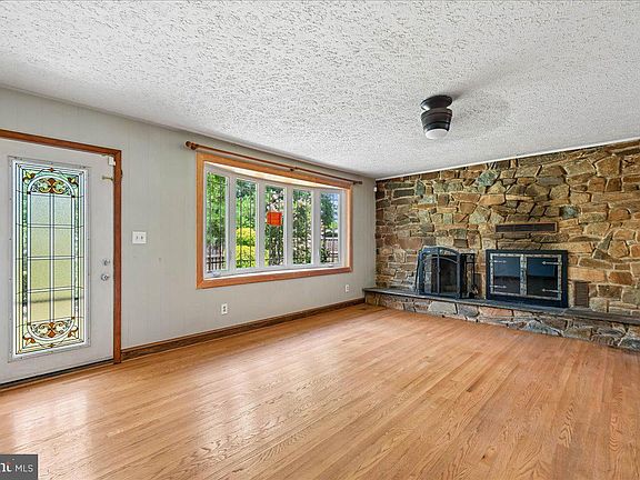 4th image of 8830 Bluffwood Ln