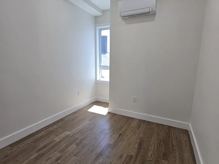40 Lembeck Ave #306L — Photo 4
