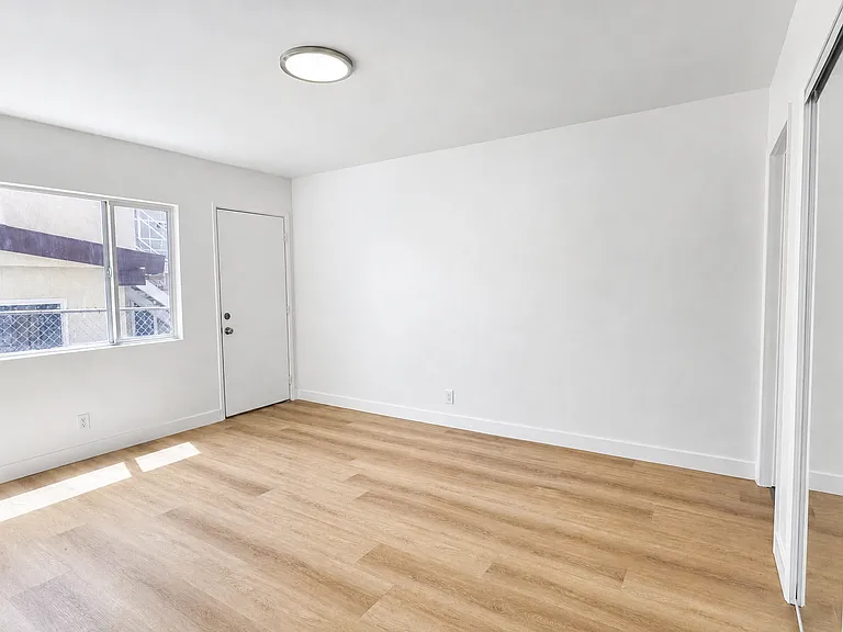 716 Glenway Dr #1 — Photo 25