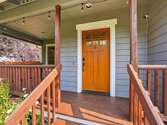 5th image of 1564 Elgin Ave