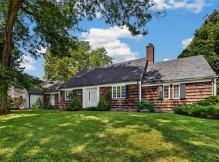 6981 Colonial Dr, Fayetteville, NY 13066