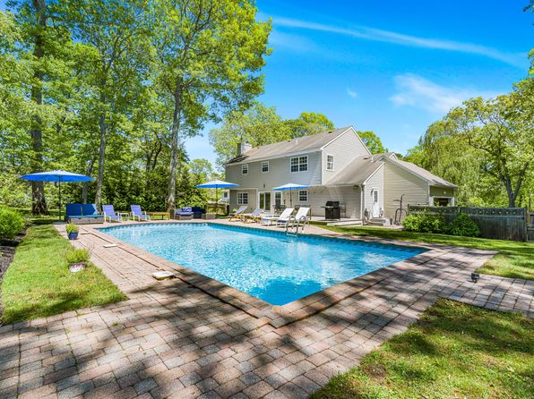 3 Eastbrook Rd