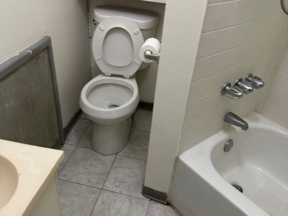 3rd image of 1031 E Tioga St Floor 1