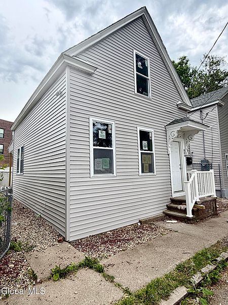 2nd image of 804 Arch Street