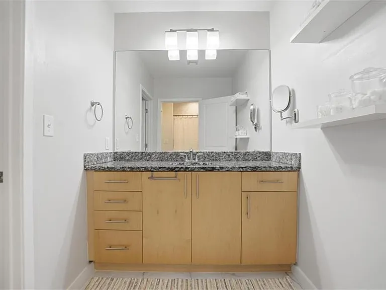 923 Peachtree St NE #1221 — Photo 17