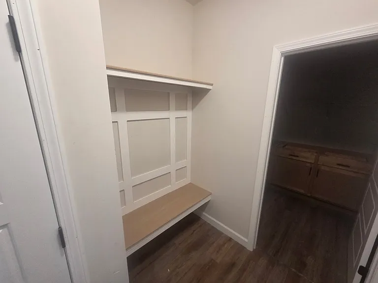 301 Andorah Dr — Photo 8