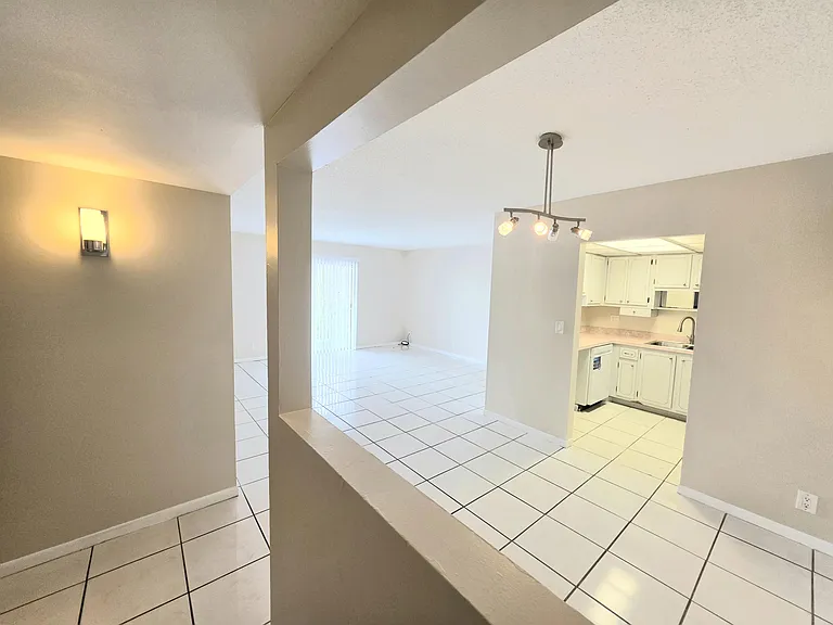 495 SE 8th St #237 — Photo 7