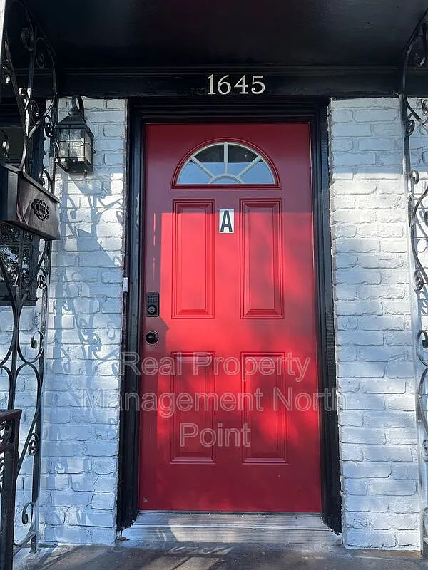 3 bed, 1.0 bath, 1073 sqft, $1,795 — Photo 1