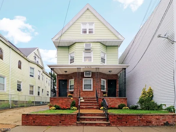 661 Avenue C, Bayonne City, NJ 07002