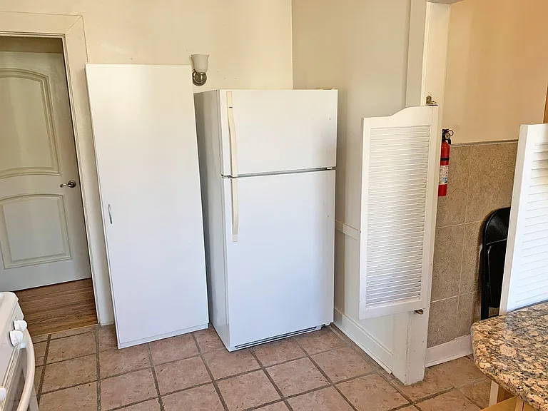 845 N Citrus Ave — Photo 8