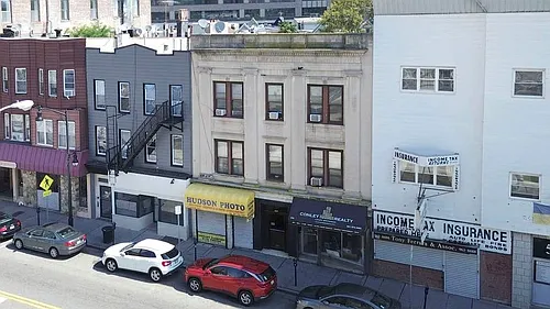 576 Newark Ave #1R Photo 1