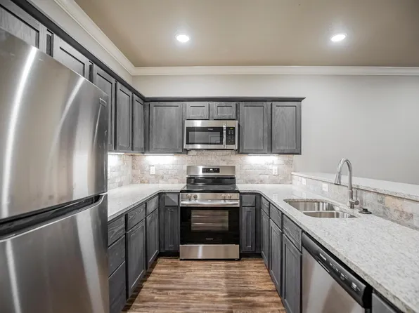 100 N Allen St, Cave Springs, AR 72718
