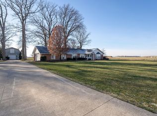 20534 Woodburn Rd, Woodburn, IN 46797