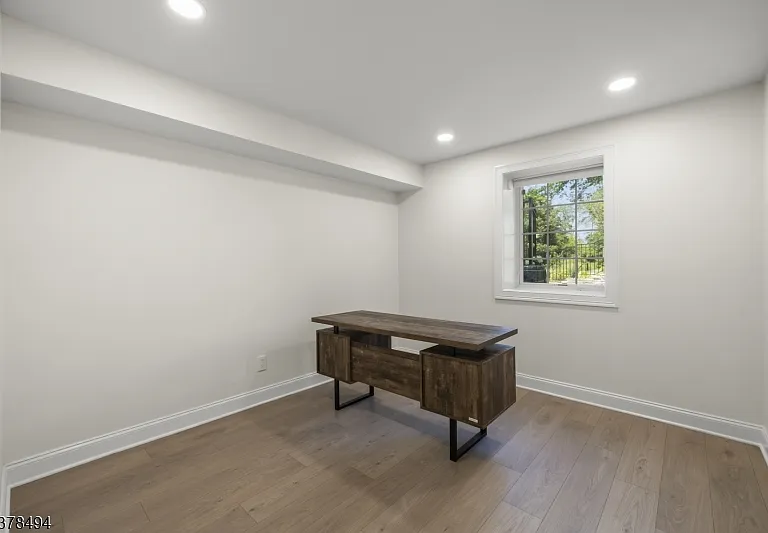 20 Woodfern Rd — Photo 45