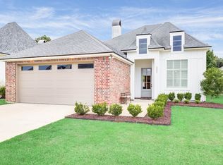 302 San Sebastian Dr, Youngsville, LA 70592