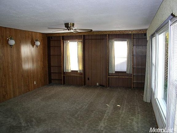 2nd image of 324 S Sunset Dr