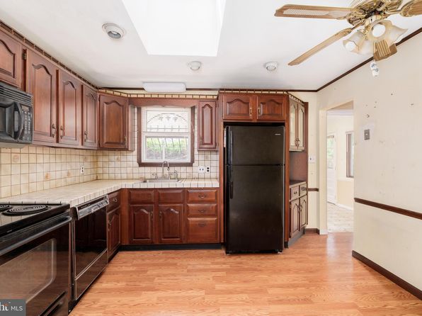 112 Parktowne Dr, Elkton, MD 21921