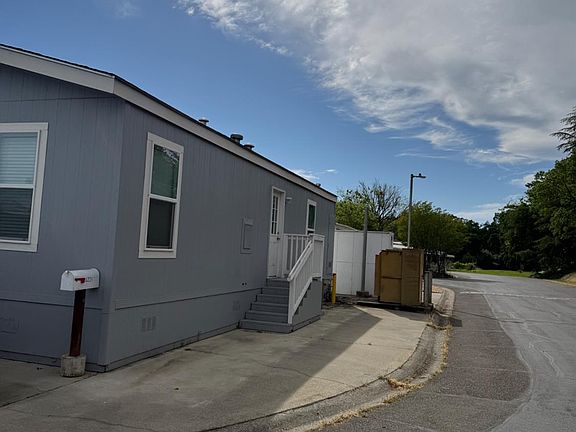 3rd image of 6231 Calgary Ave