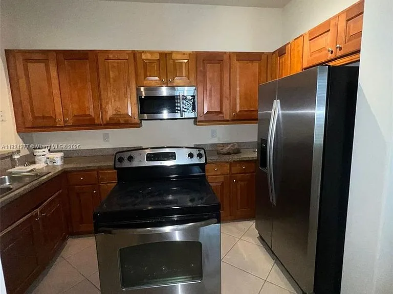 3500 Oaks Clubhouse Dr #207 — Photo 2