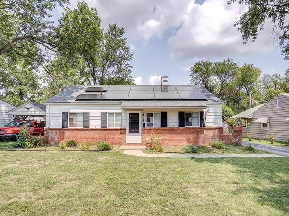 1305 Maiden Ln, Belleville, IL 62220