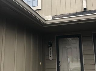 259 SW Pinetree Ln, Lees Summit, MO 64063