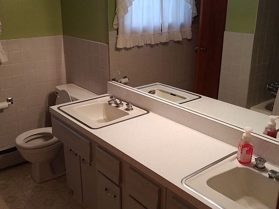 3rd image of 502 Parke Ave
