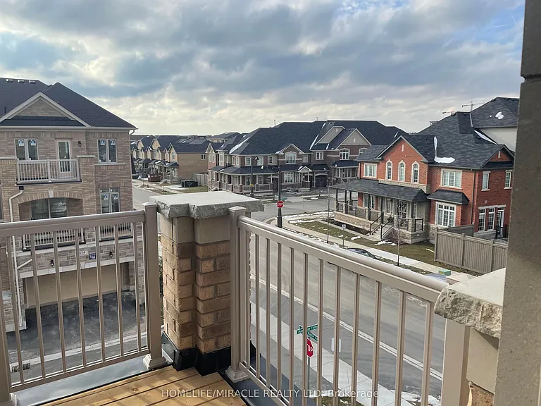460 Silver Maple Rd — Photo 18