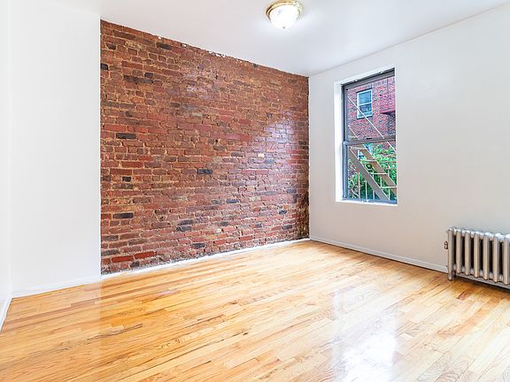 4th image of 31 Bedford St APT 33