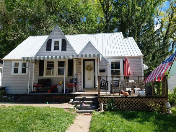 808 Valley Dr, Dunbar, WV 25064