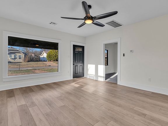 5th image of 1404 E Park Pl