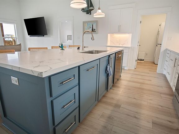 4th image of 131 Mae Cir S
