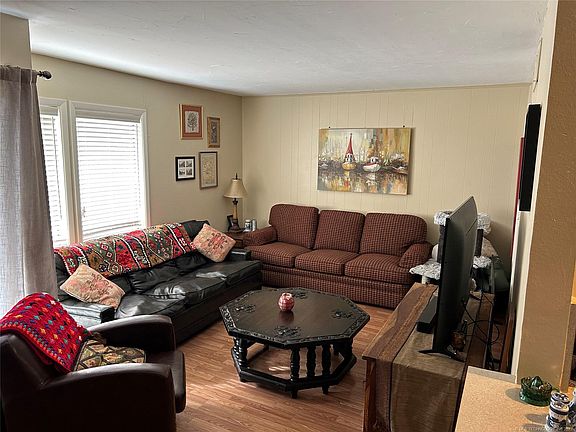 3rd image of 117 Falconhead Dr #B