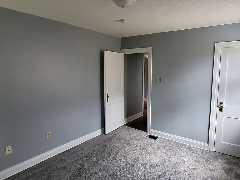814 W 34th St — Photo 23