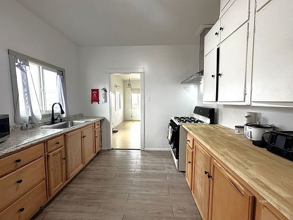 2nd image of 13448 Aster St