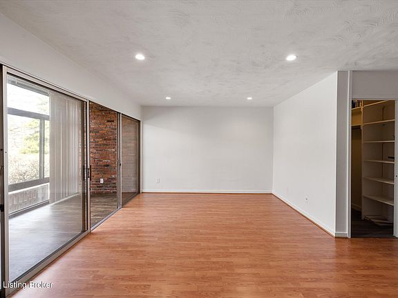 3rd image of 1040 Cherokee Rd APT E4