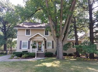 1243 43rd St, Des Moines, IA 50311
