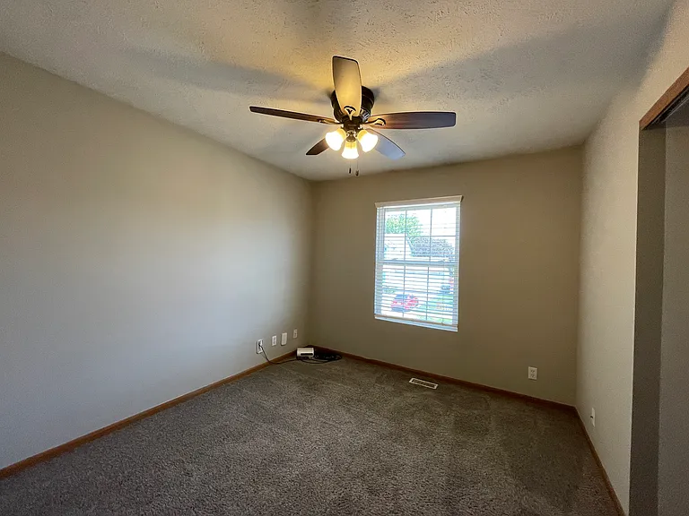 8013 Newport Ave — Photo 9