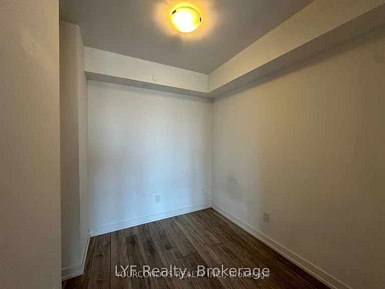 159 Wellesley St E #806 — Photo 9