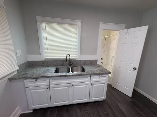 633 W 8th St #A, San Pedro, CA 90731