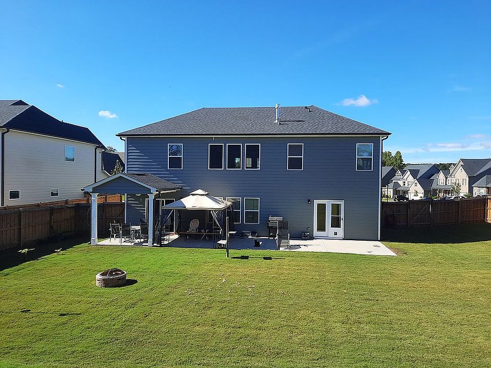 2nd image of 8 Carison Rd