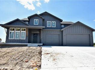 7606 N Tullis Ave, Kansas City, MO 64157