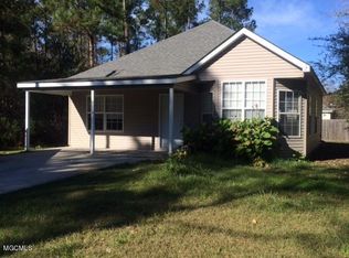 6076 E Hinds St, Bay Saint Louis, MS 39520