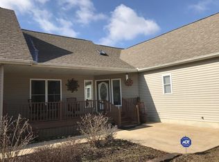 103 Redwood Rd, Makanda, IL 62958