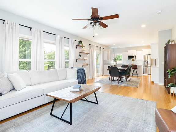 5th image of 303 S 61st St