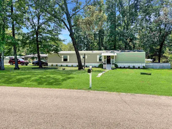 116 E Avenue G, Hooks, TX 75561