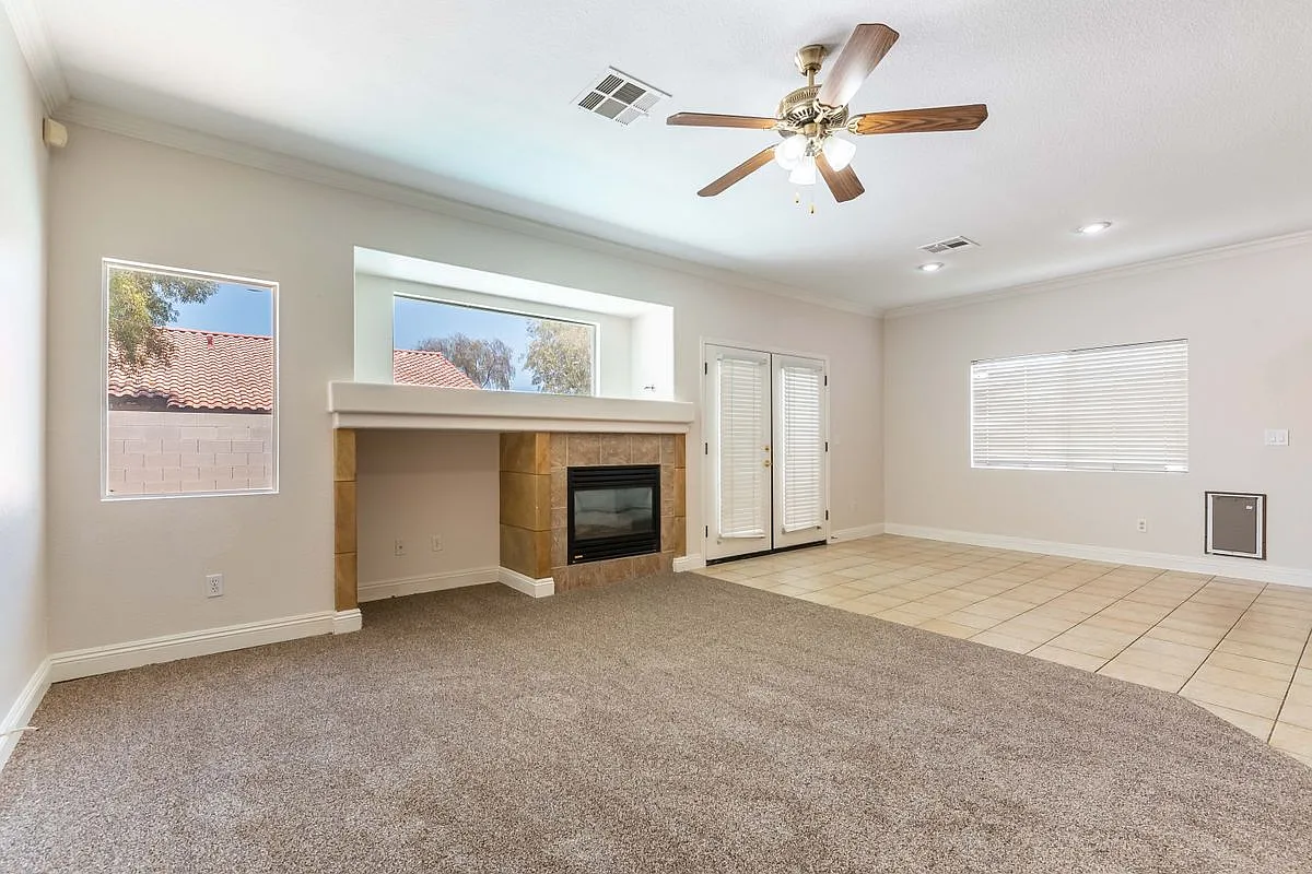 4 bed, 2.0 bath, 1899 sqft, $2,950 — Photo 3