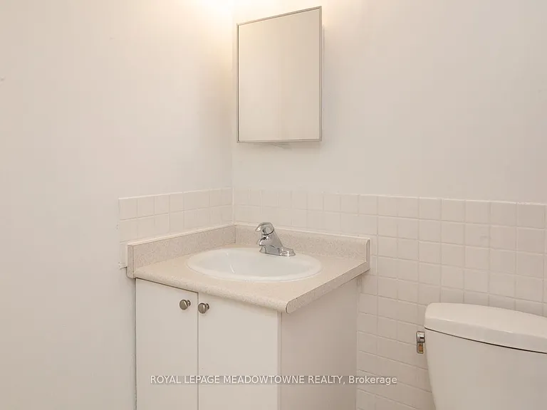 1017 Seneca Ave #508 — Photo 21