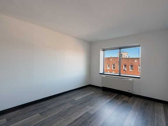 3rd image of 153-30 89th Ave #811