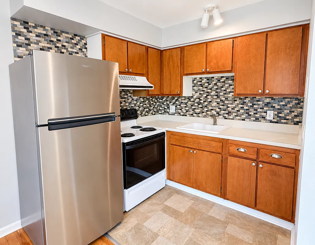 1 bed, 1.0 bath, 589 sqft, $1,200 — Photo 4